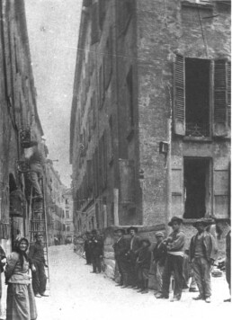 Via Blasia vista da via Taglio. Nel palazzo a destra era la sede della Camera del lavoro