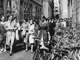 Lavoranti a domicilio escono dalla Camera del lavoro